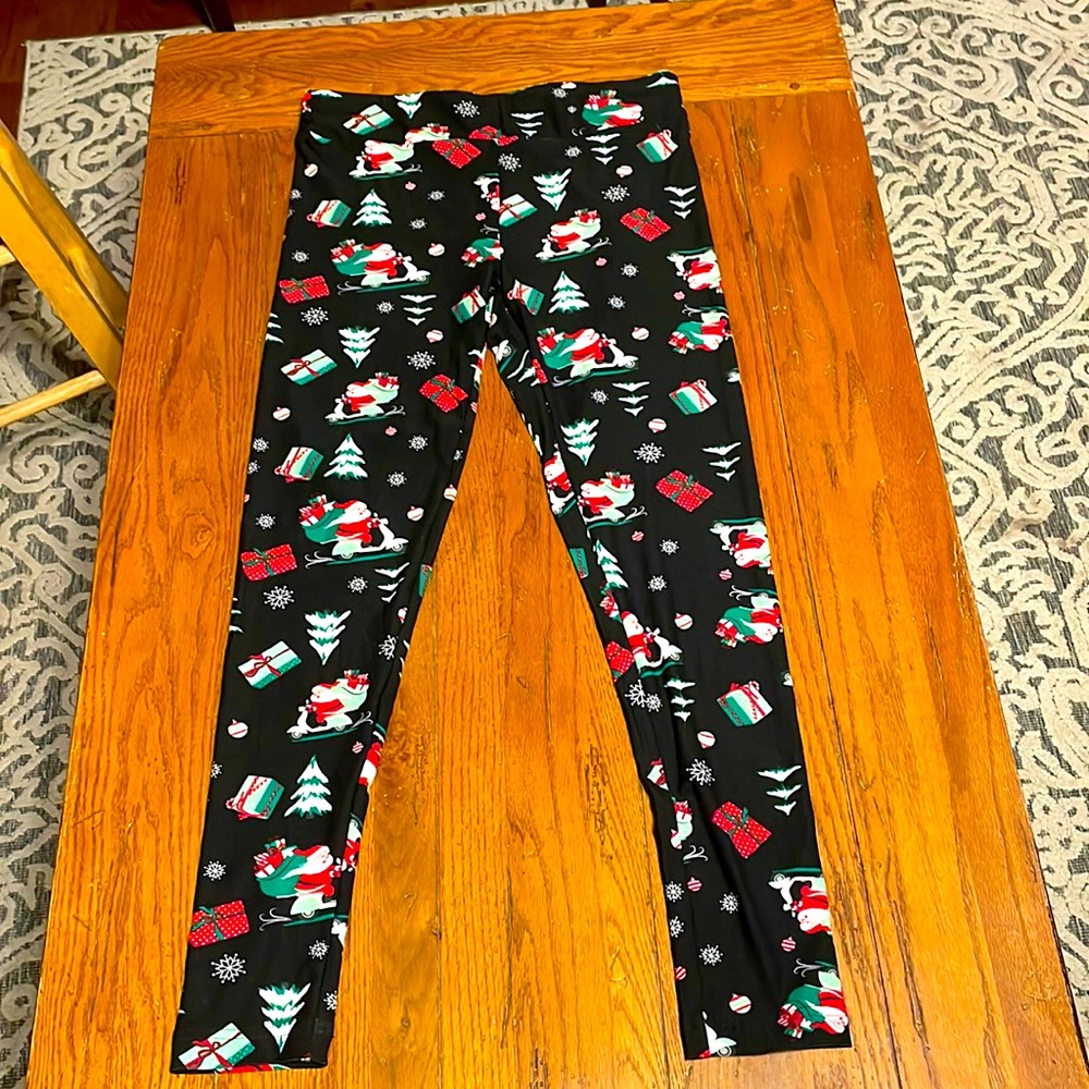 Size medium holiday leggings